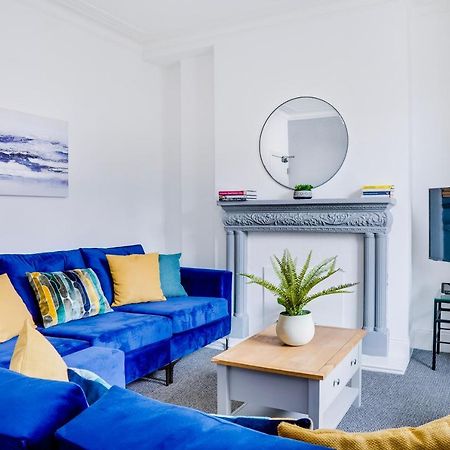 Spacious 4 Bedroom House Near Leeds Cc Beeston Hill 외부 사진