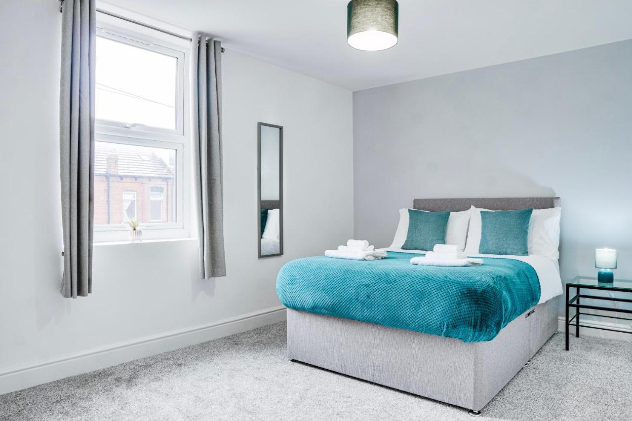 Spacious 4 Bedroom House Near Leeds Cc Beeston Hill 외부 사진