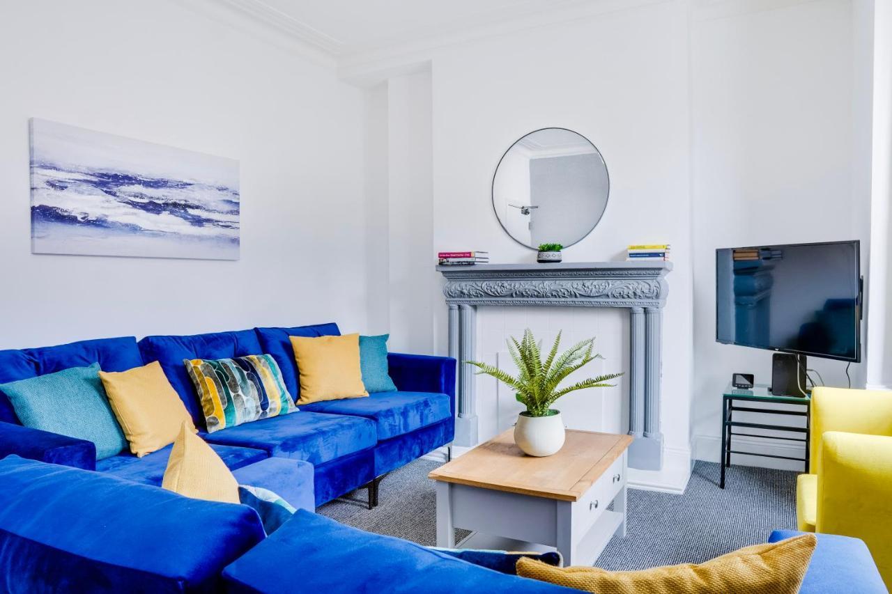 Spacious 4 Bedroom House Near Leeds Cc Beeston Hill 외부 사진