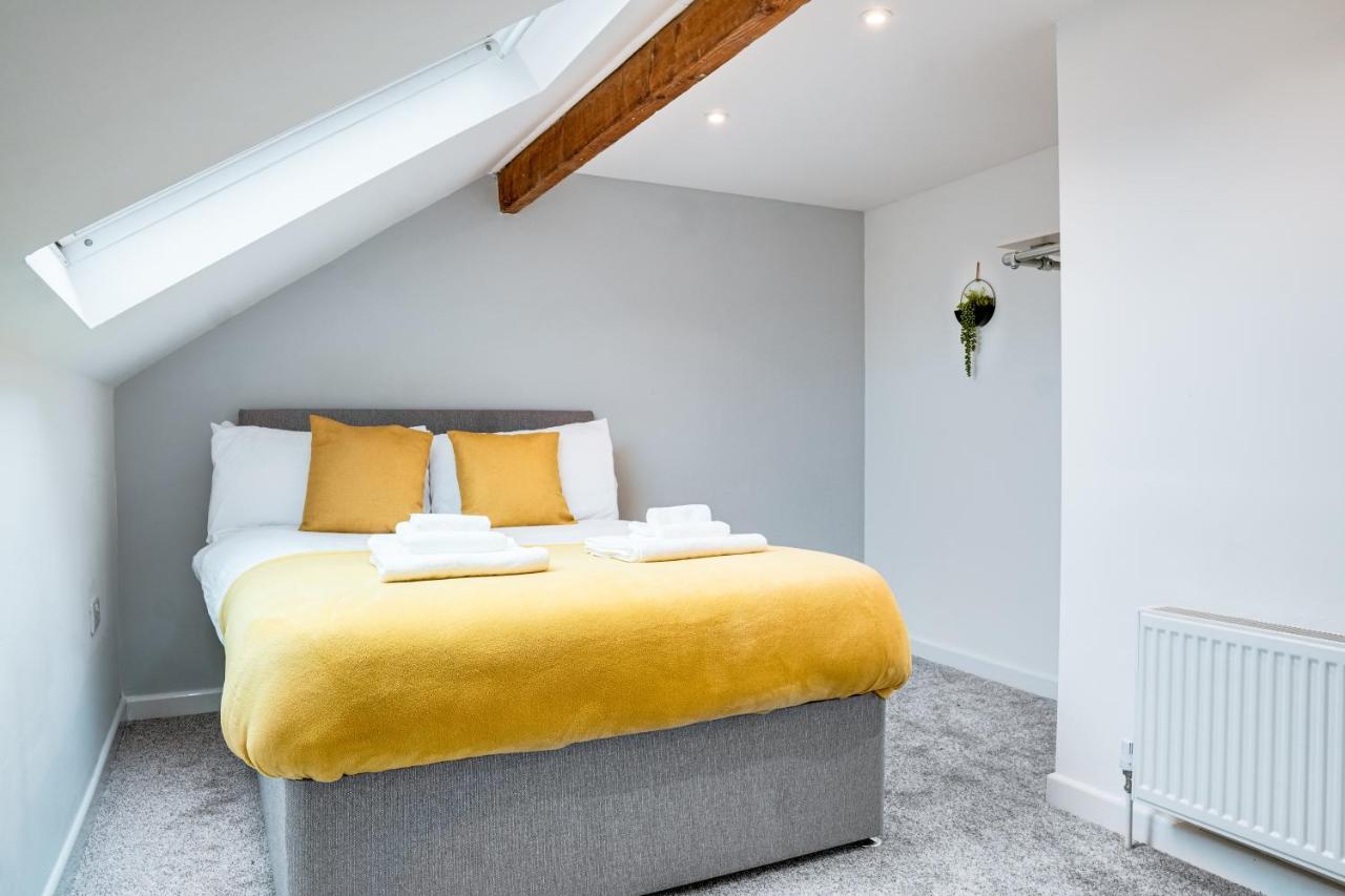 Spacious 4 Bedroom House Near Leeds Cc Beeston Hill 외부 사진